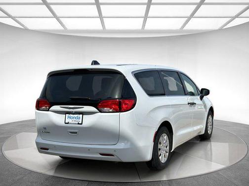2020 Chrysler Voyager L