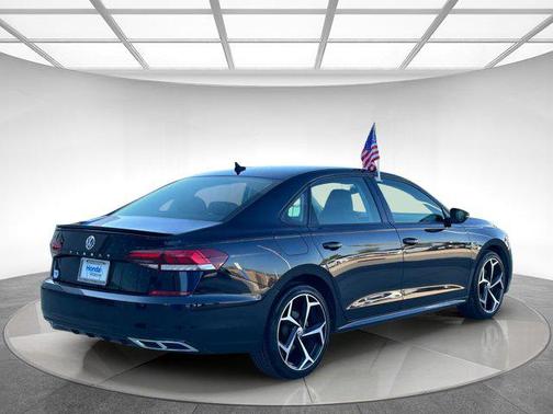 2020 Volkswagen Passat 2.0T R-Line