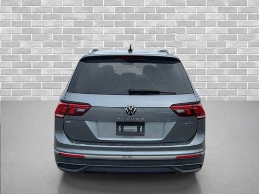 Platinum Gray Metallic 2022 Volkswagen Tiguan 2.0T SE 4MOTION