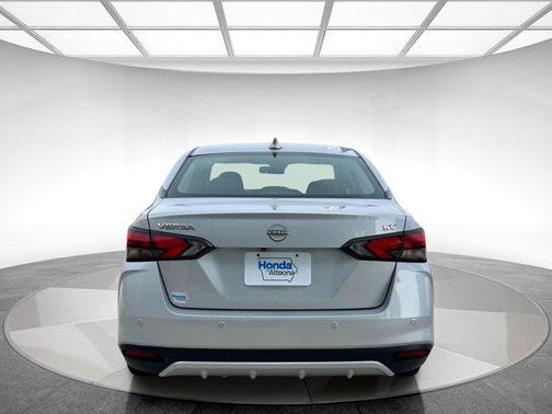 2023 Nissan Versa 1.6 SV