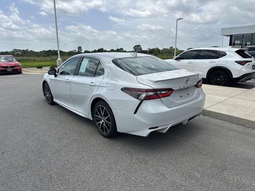 Ice Edge 2024 Toyota Camry SE