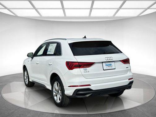 2024 Audi Q3 Premium 45 TFSI S line quattro Tiptronic