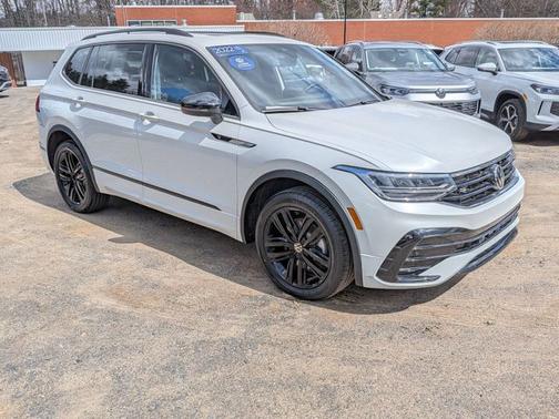 2022 Volkswagen Tiguan 2.0T SE R-Line Black