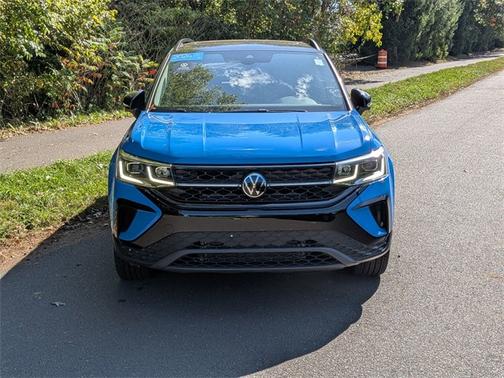 2024 Volkswagen Taos 1.5T SE Black