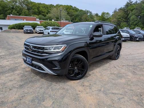 Deep Black Pearl Effect 2023 Volkswagen Atlas 3.6 SE w/ Technology