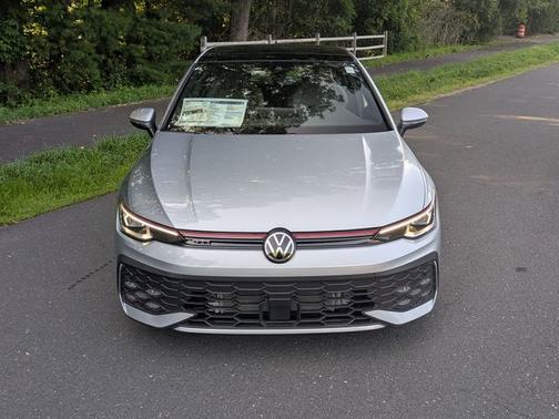 2025 Volkswagen Golf GTI 2.0T SE