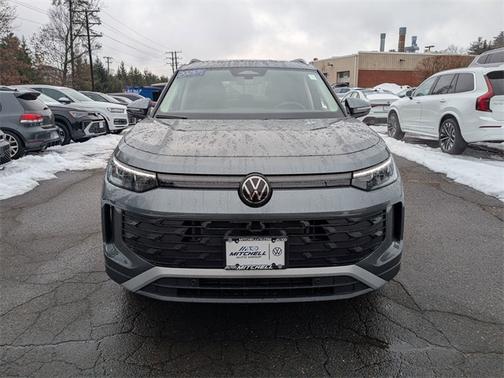 2025 Volkswagen Tiguan 2.0T SE