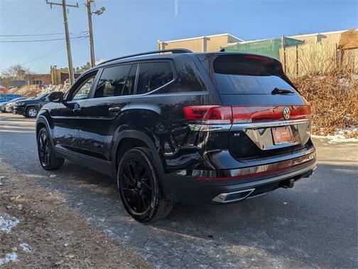 2024 Volkswagen Atlas 2.0T SE