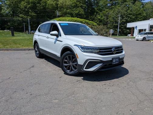 Opal White Pearl Effect 2023 Volkswagen Tiguan 2.0T SE