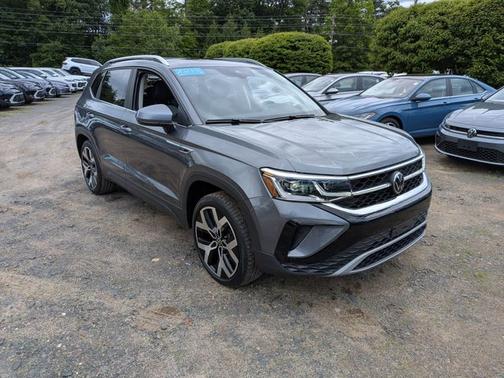 Platinum Gray Metallic 2023 Volkswagen Taos 1.5T SEL