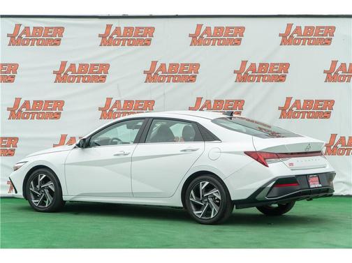 2025 Hyundai ELANTRA SEL