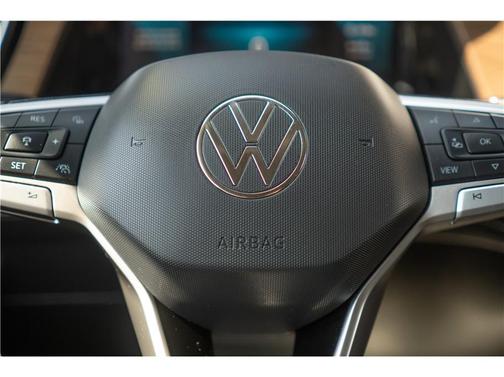 2024 Volkswagen Atlas 2.0T SE w/Technology 4MOTION