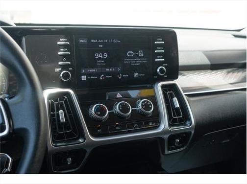 2022 Kia Sorento LX