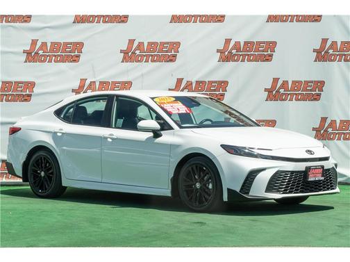 Ice Cap 2025 Toyota Camry SE