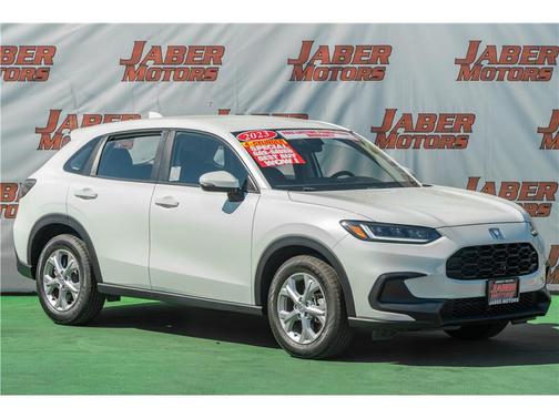 Platinum White Pearl 2023 Honda HR-V LX