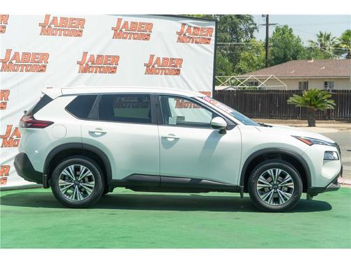 Pearl White Tricoat 2023 Nissan Rogue SV