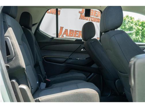 Silver Ice Metallic 2019 Chevrolet Traverse LT Cloth