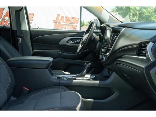 Silver Ice Metallic 2019 Chevrolet Traverse LT Cloth