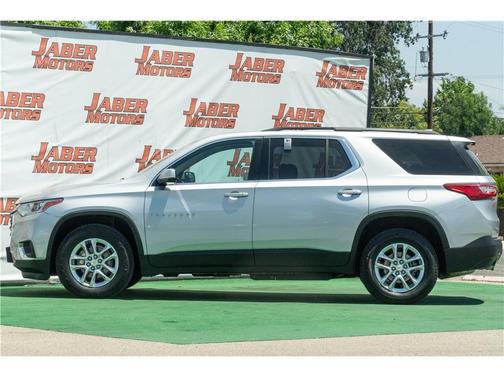 Silver Ice Metallic 2019 Chevrolet Traverse LT Cloth