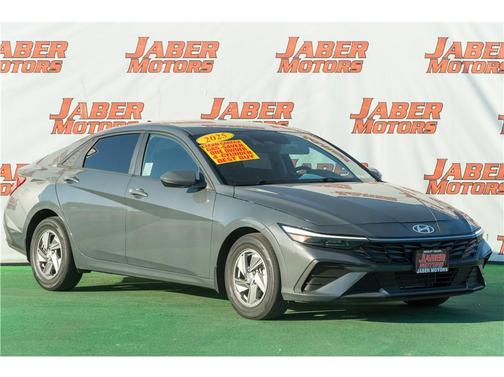2025 Hyundai ELANTRA SE
