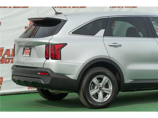 2022 Kia Sorento LX