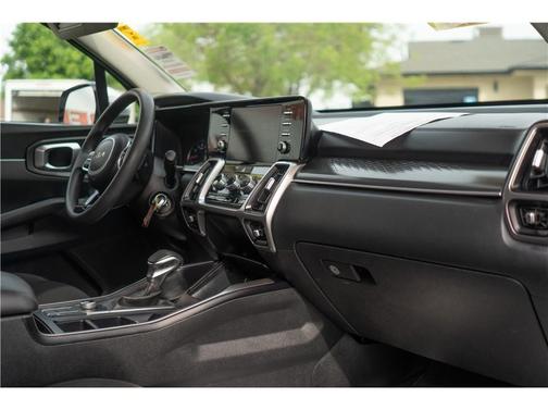 2022 Kia Sorento LX
