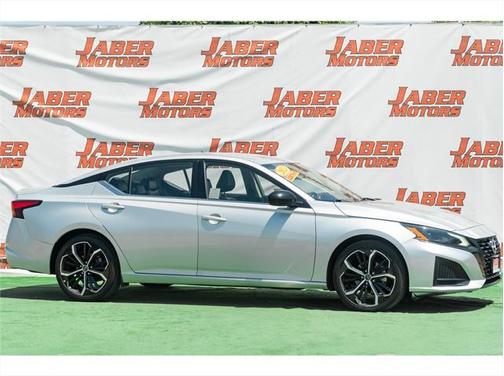 2023 Nissan Altima SR FWD
