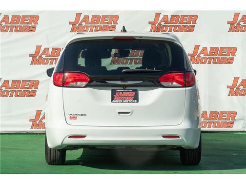 2023 Chrysler Voyager LX