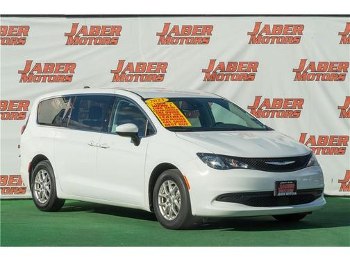 2023 Chrysler Voyager LX