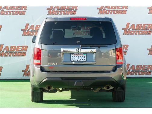 Polished Metal Metallic 2013 Honda Pilot LX