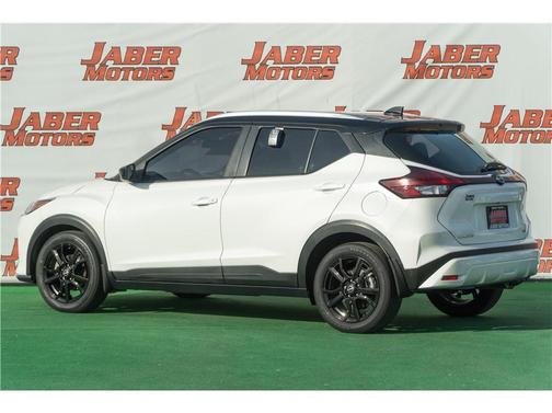 2022 Nissan Kicks SV