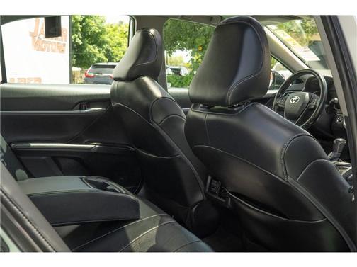 Celestial Silver Metallic/Midnight Black Metallic 2022 Toyota Camry XSE