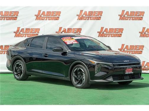 Aurora Black Pearl 2025 Kia K4 EX