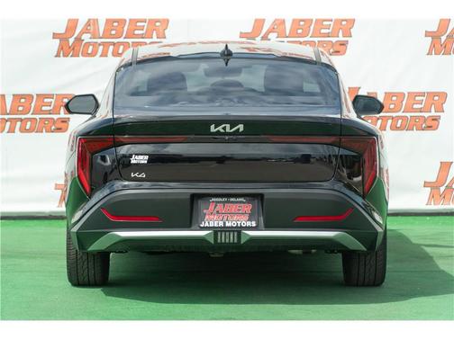 Aurora Black Pearl 2025 Kia K4 EX