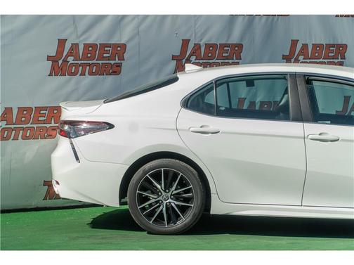 Ice Cap 2024 Toyota Camry SE