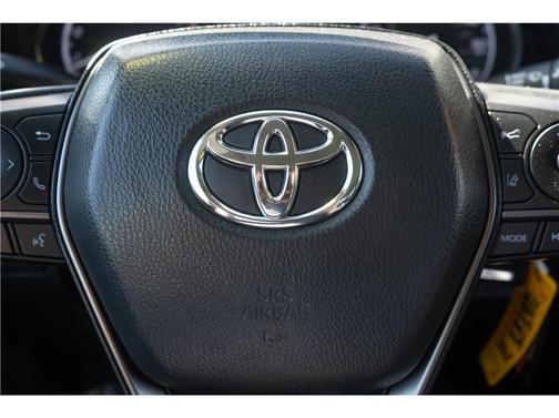 Ice Cap 2024 Toyota Camry SE