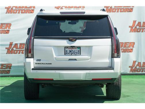 Crystal White Tricoat 2019 Cadillac Escalade Platinum