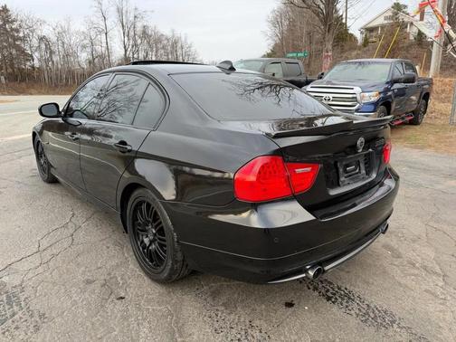 2010 BMW 335 4dr Sdn 335i RWD