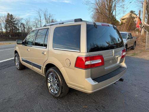2008 Lincoln Navigator Base