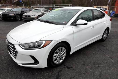 2017 Hyundai ELANTRA SE