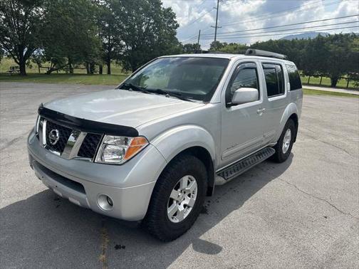 2005 Nissan Pathfinder SE