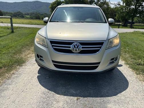 2009 Volkswagen Tiguan Base