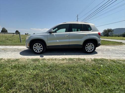 2009 Volkswagen Tiguan Base