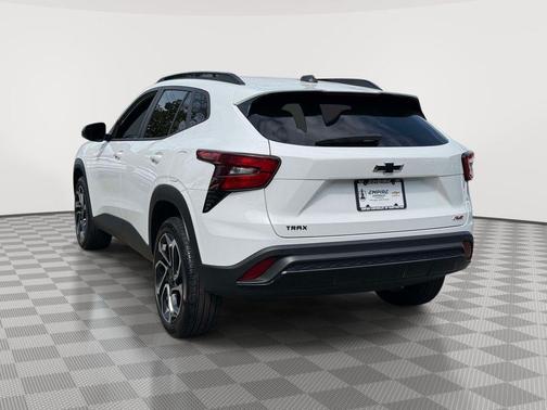 Summit White 2024 Chevrolet Trax 2RS
