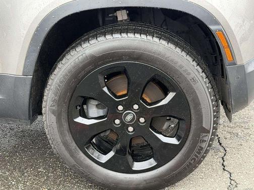 Silicon Silver 2023 Land Rover Defender 110 S
