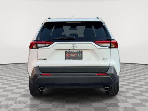 Ice 2024 Toyota RAV4 XLE