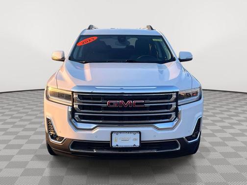 Summit White 2023 GMC Acadia SLT