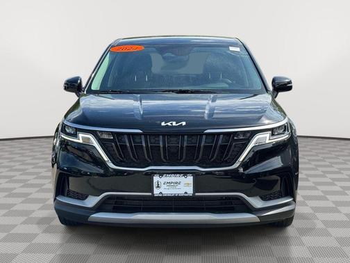 Aurora Black Pearl 2024 Kia Carnival LX