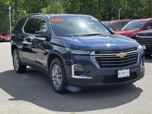 Northsky Blue Metallic 2023 Chevrolet Traverse LT Leather