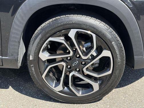 Mosaic Black Metallic 2024 Chevrolet Trax 2RS